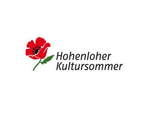 Logo des Hohenloher Kultursommer. Schwarze Schrift mit rotem Klatschmohn