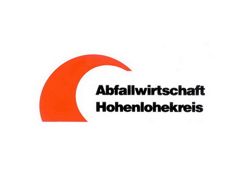 Logo der Abfallwirtschaft des Hohenlohekreises. Schwarze Schrift auf weißem Hintergrund: Abfallwirtschaft Hohenlohekreis. Rote Welle links.